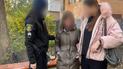 Для "м'якого" приземлення накидала подушки: у Кривому Розі 10-річна дівчинка намагалася стрибнути з балкона 4 поверху