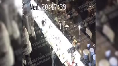 Вибух гранати в кафе Києва зняли на відео