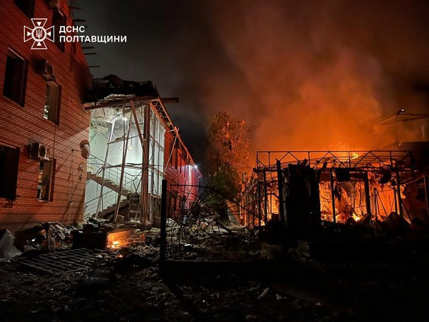 Ліквідація наслідків російського обстрілу 6 червня / © ДСНС