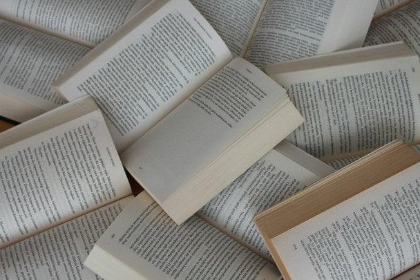31 травня День працівників видавництв, поліграфії і книгорозповсюдження в Україні / © unsplash.com