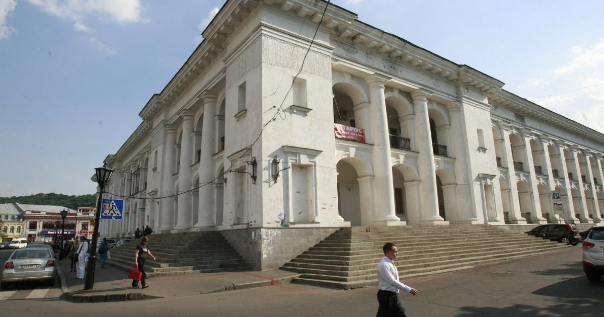 Суд вернул Гостиный двор в собственность государства