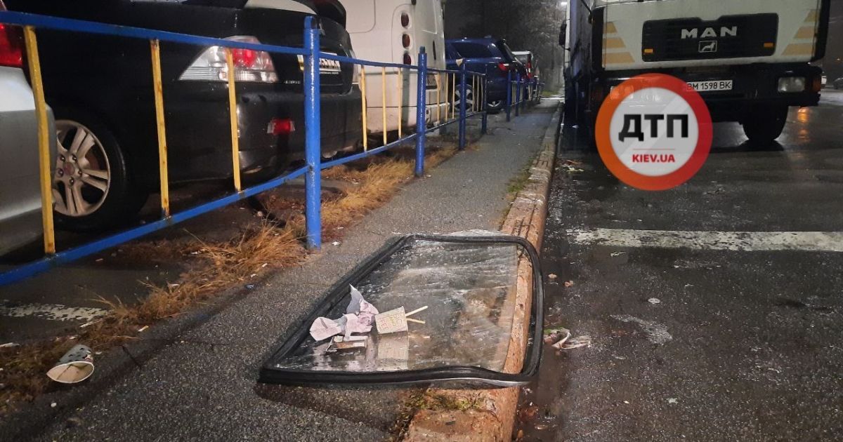 У Києві п’яний водій на ВАЗ протаранив попутну автівку / © dtp.kiev.ua
