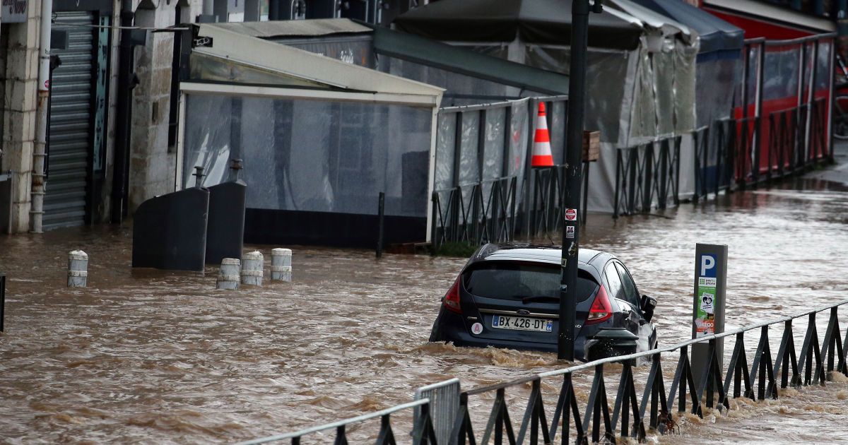 Такої негоди не бачили 20 років: північ Іспанії потерпає від рекордних паводків