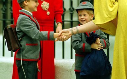 Вспоминаем, как это делала принцесса Диана: принцы Уильям и Гарри в свой первый день в школе