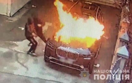 Сожгли BMW в Киеве и сбежали в другой город: полиция за сутки задержала злоумышленников (видео)