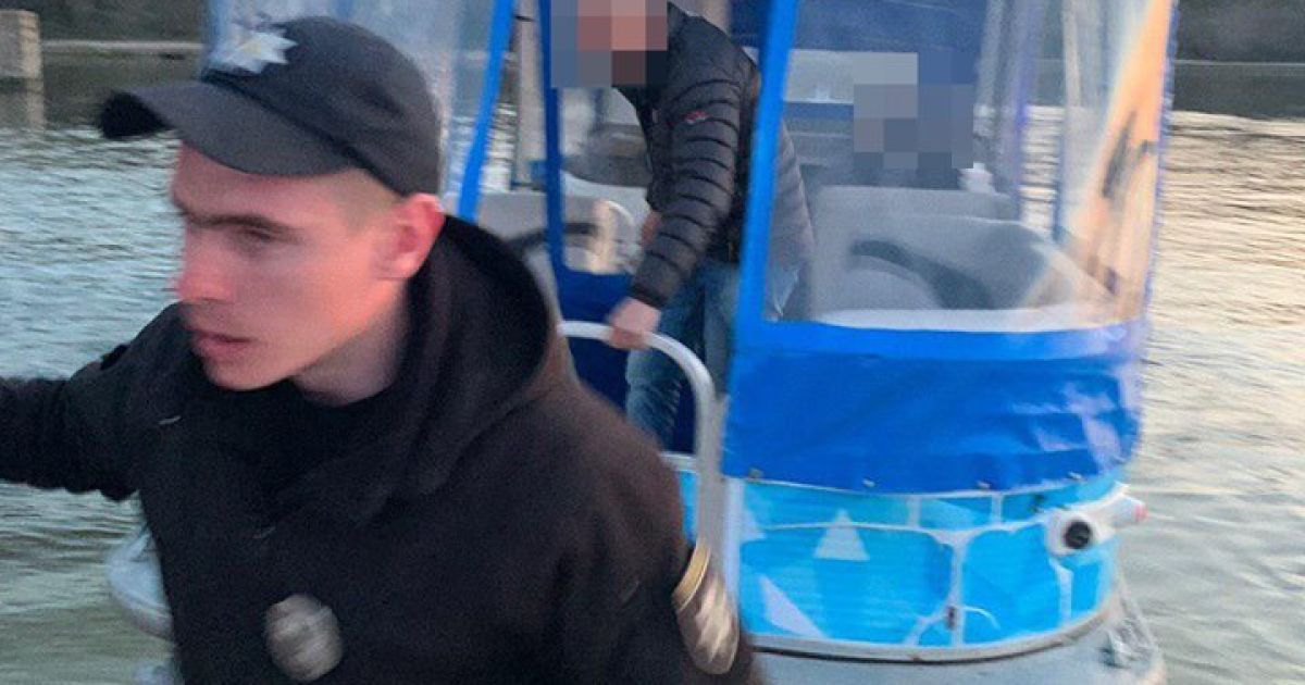 У Миколаєві поліцейські врятували самогубцю, який стрибнув з моста
