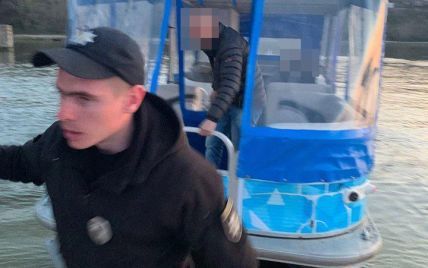 В Николаеве полицейские спасли самоубийцу, прыгнувшего с моста