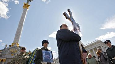 С Дмитрием Годзенком пришли проститься сотни людей. / © УНИАН