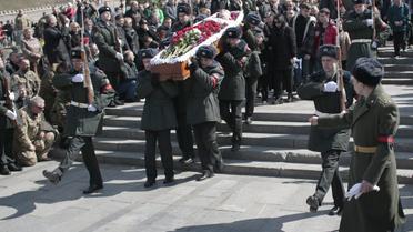 С Дмитрием Годзенком пришли проститься сотни людей. / © УНИАН