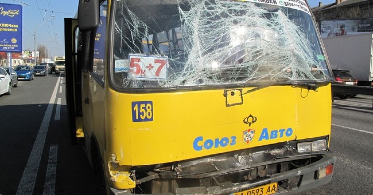 В результате аварии пострадали пятеро пассажиров