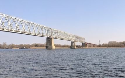 В Киеве переименовали девять станций городской электрички и железнодорожный мост: новые названия