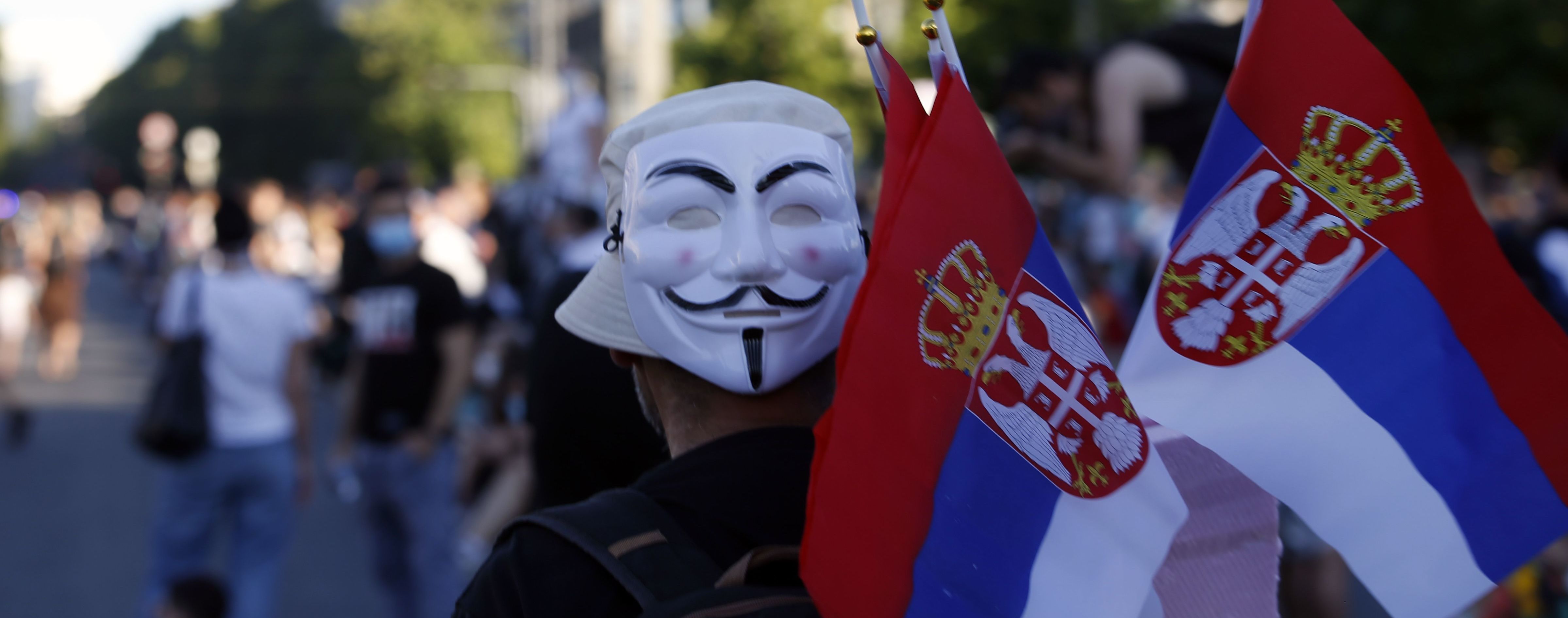Сербські ЗМІ повідомили про "найманців з України": посольство спростовує причетність до заворушень