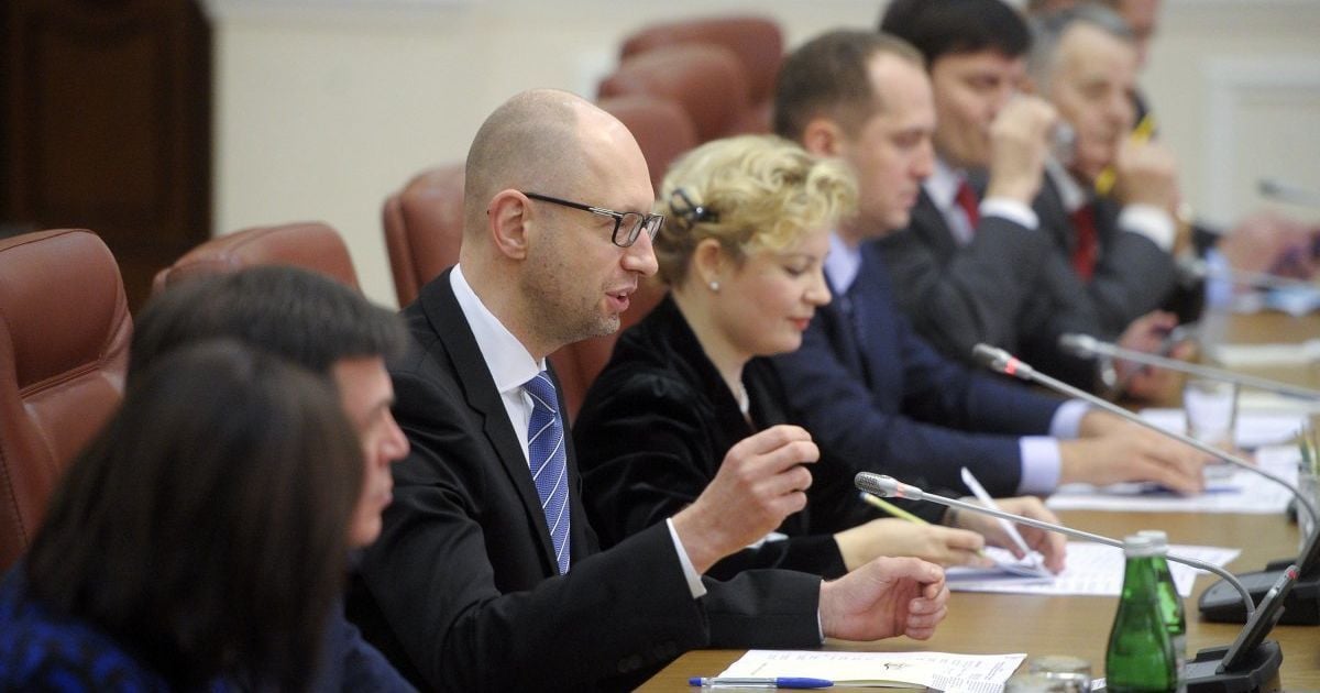 Рада готовит отставку Кабмина: во фракции Яценюка готовы остаться в коалиции