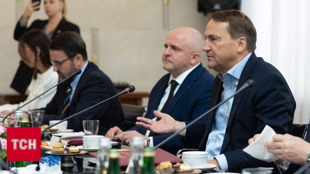 Зустріч Андрія Сибіги з Радославом Сікорським / © ТСН