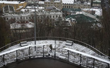 Без графіків: у Києві знову діють екстрені відключення світла