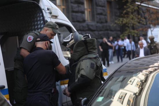 Захоплення Кабміну чоловіком з гранатою: все, що відомо про нападника