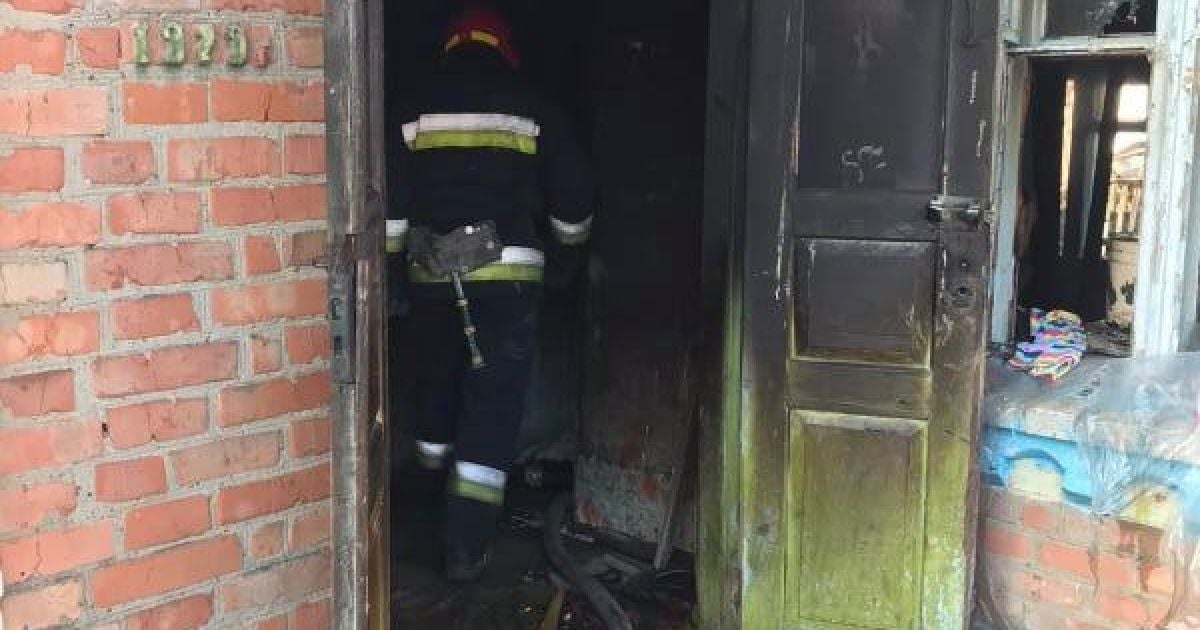 У Вінницькій області вітчим виніс з вогню двох дівчаток: одна дитина загинула
