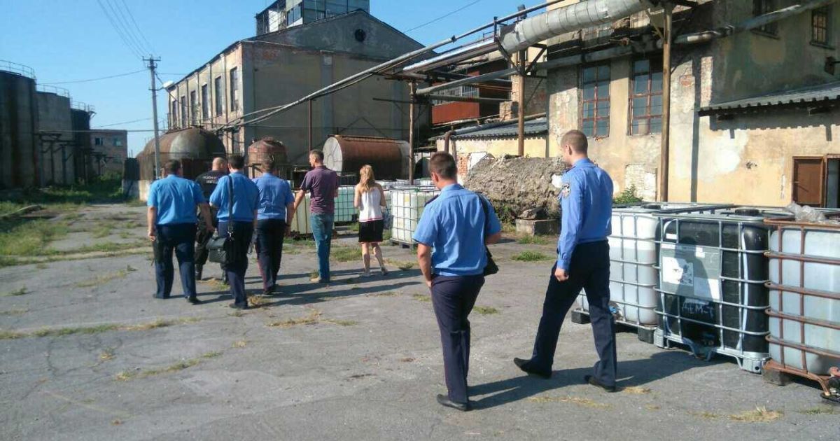 Фото обшуків на спиртзаводах / © Facebook/Сергій Білан