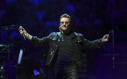 Легендарний рок-гурт U2 та Боно дали концерт просто у київському метро на станції "Хрещатик"