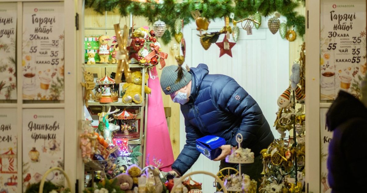 В Украине за сутки снова обнаружили около 5 тысяч больных коронавирусом — статистика