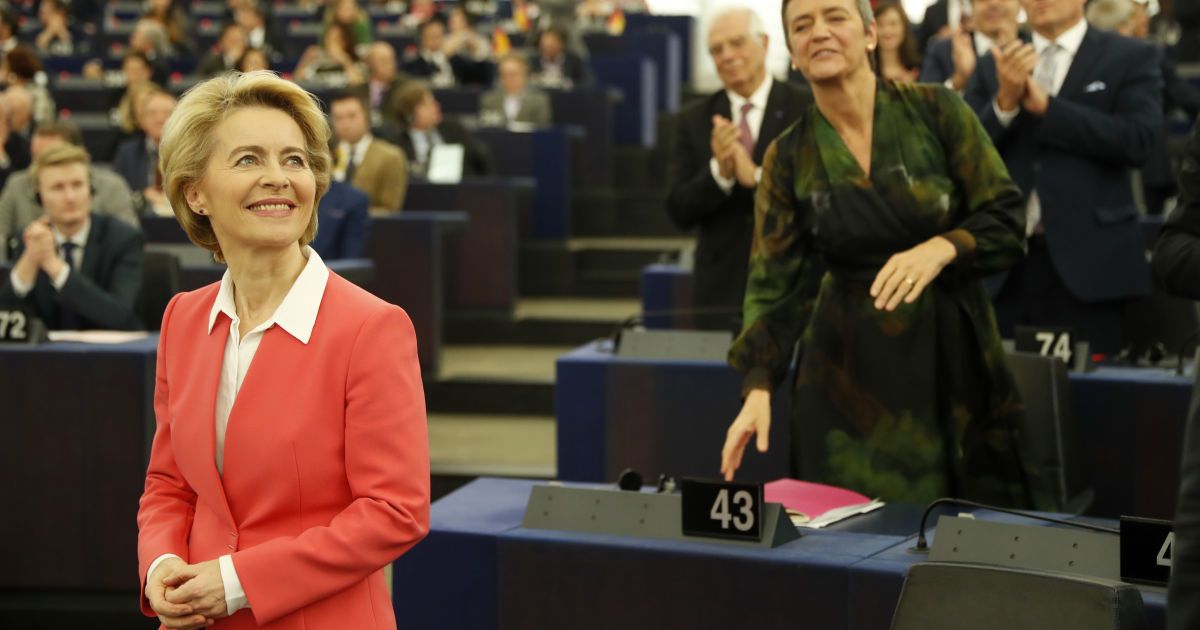 Європарламент затвердив склад Єврокомісії на чолі з ексміністром оборони Німеччини