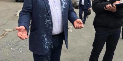 Соратника Саакашвили облили кефиром в Черновцах