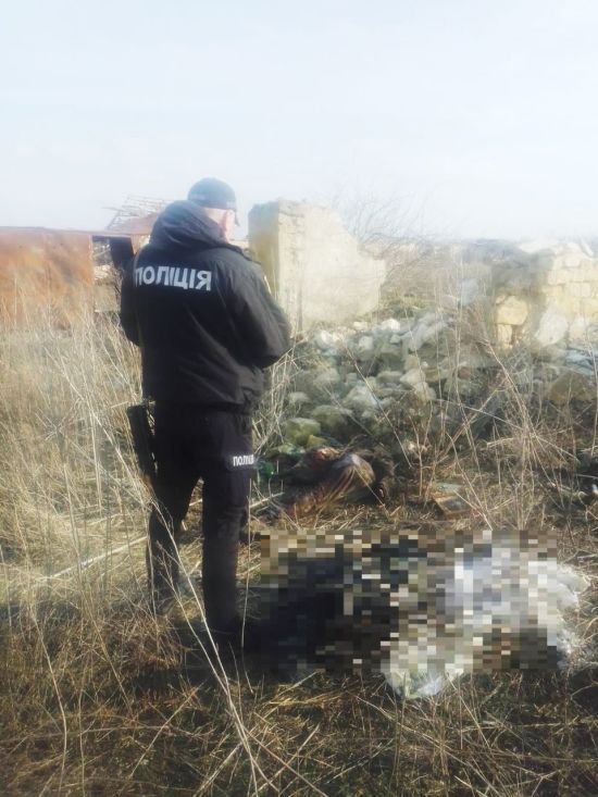 Під Ізюмом поліція виявила муміфіковані останки людей, які загинули під час бомбардування РФ