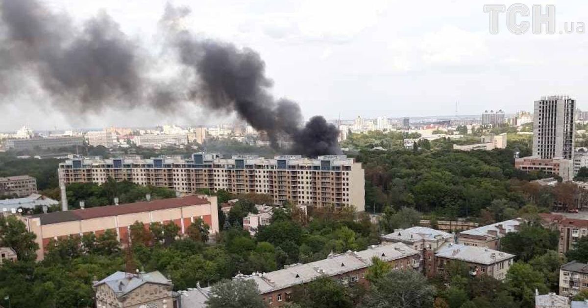 В Киеве возле студии Довженко горит ресторан