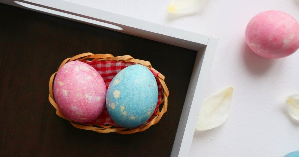 Фарбування великодніх яєць природними барвниками