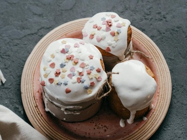 Ідеальна глазур для паски: дуже простий рецепт меренги