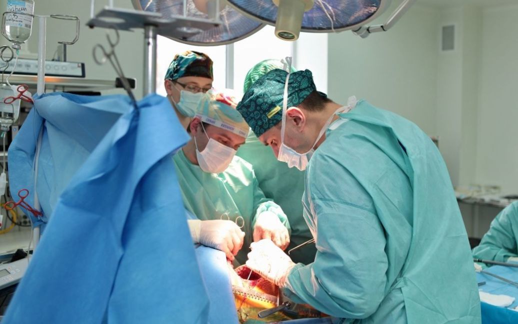 Специалисты впервые в Украине выполнили трансплантацию легких / © ТСН.ua