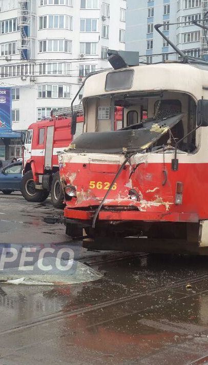 Столкнулись грузовик и трамвай / © Еспресо.TV