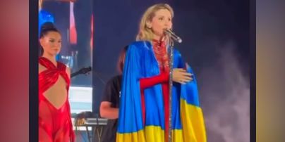 Светлана Лобода с флагом Украины возмутила исполнением российских хитов