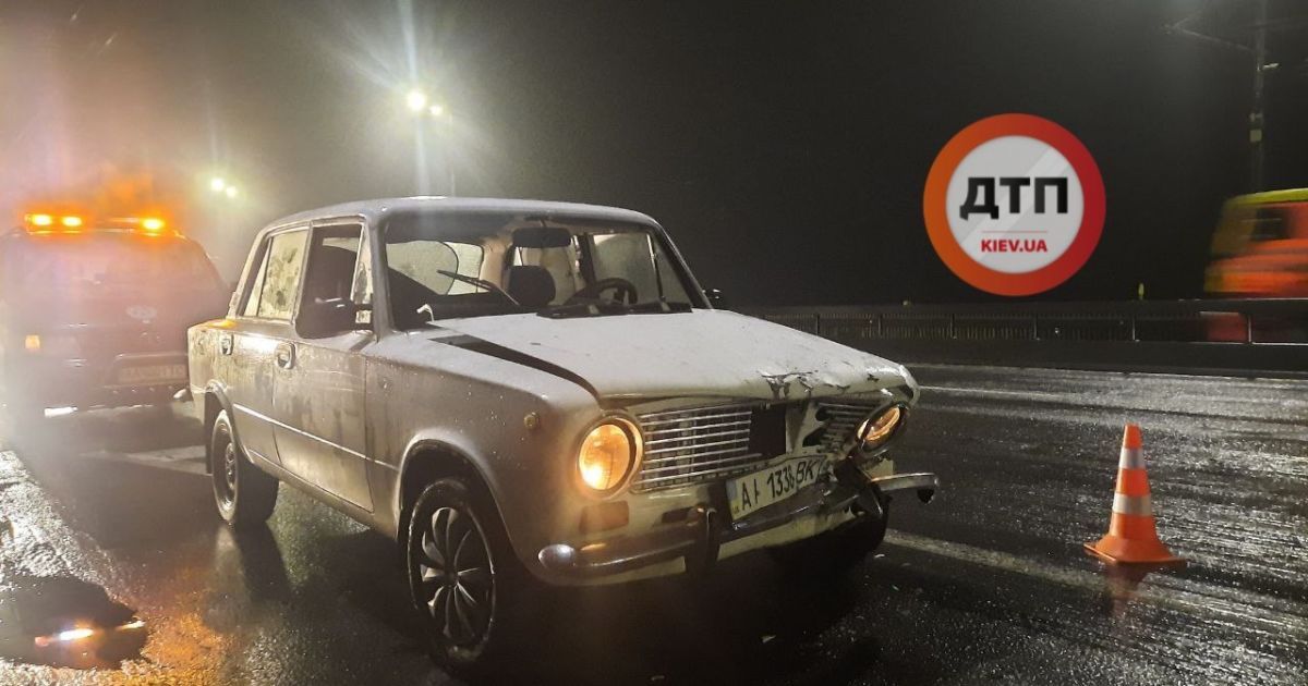 У Києві п’яний водій на ВАЗ протаранив попутну автівку