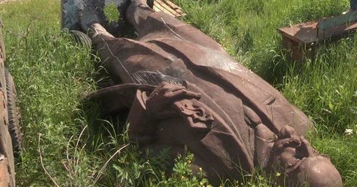 В Черниговской области памятник Ленину выставили на аукцион: сколько просят за "вождя"