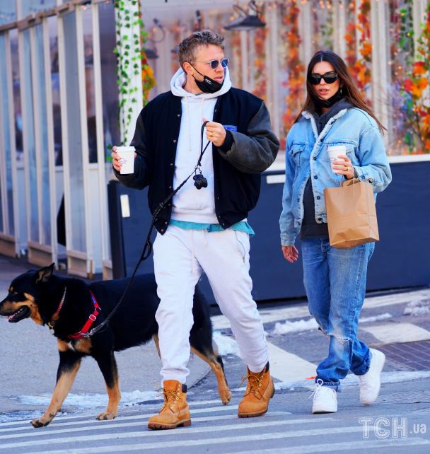 Эмили Ратажковски с бывшим мужем Себастьяном Беар-Макклардом / © Getty Images