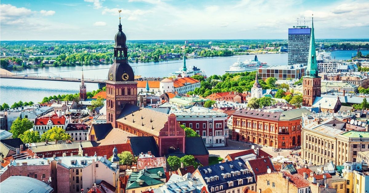 Латвійські авіалінії запустять прямі рейси між Львовом та Ригою
