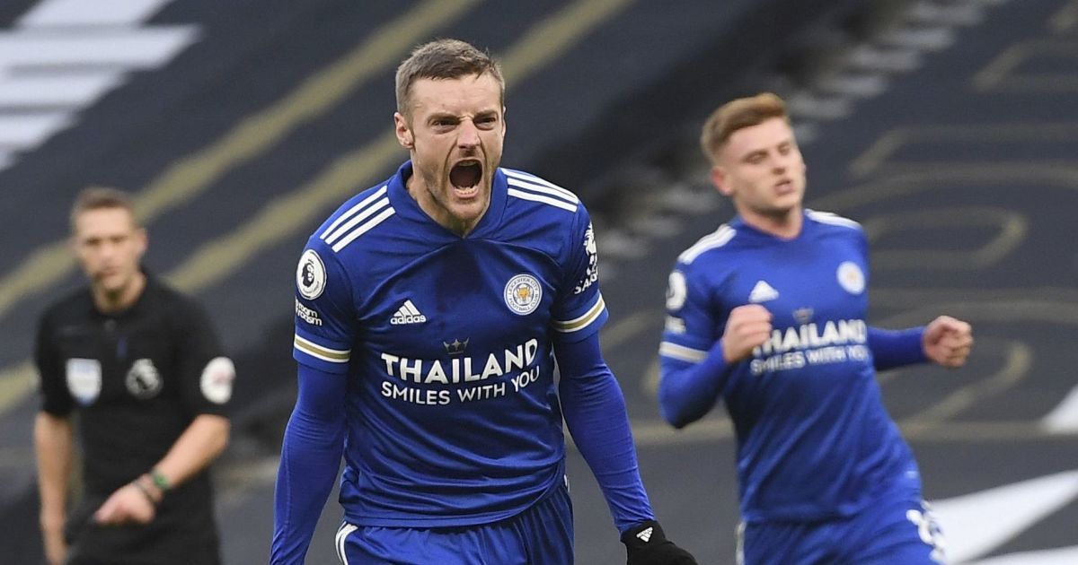 Нелепый пенальти, отмененный гол: "Лестер" прибил "Тоттенхэм" и вышел на второе место в АПЛ