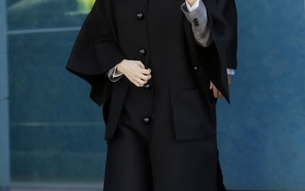У картатому костюмі і пальті з накладними кишенями: стильна королева Летиція на вулицях Мадрида