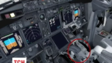 Досвідчений пілот створив для пасажирів відео-інструкцію, як посадити Боїнг