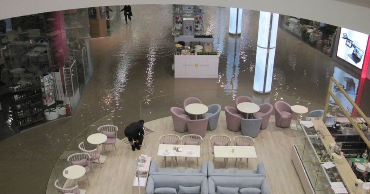 Затоплен ТРЦ Осеап Plaza