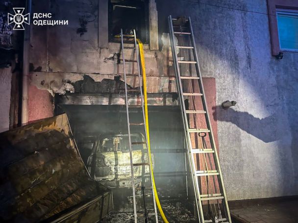 На Одещині загорілися сонячні батареї / © Головне управління ДСНС в Одеській області/facebook