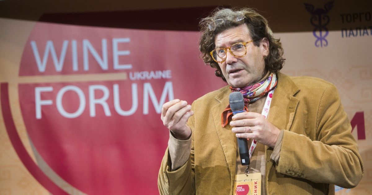 Вино с привкусом пепла: на Одесщине французу-виноделу 16 лет намеренно поджигают виноградники