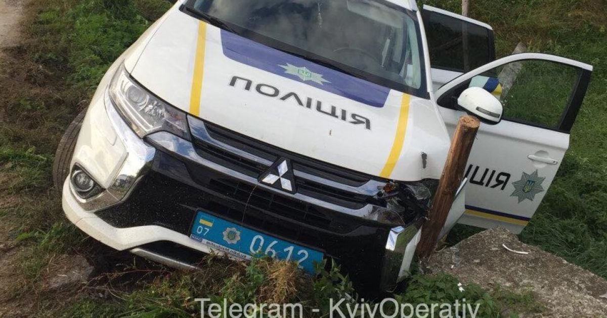 Полиция разбила очередной Mitsubishi, задерживая нарушителей