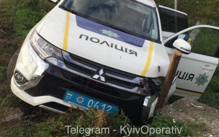 Полиция разбила очередной Mitsubishi, задерживая нарушителей