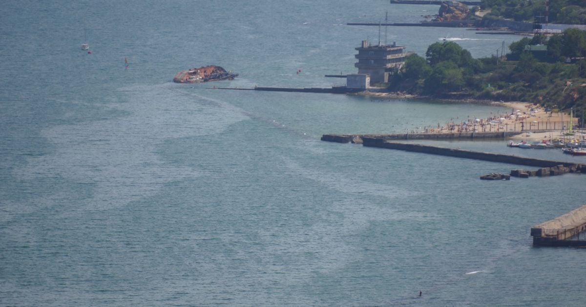 Евакуація танкера "Делфі" з пляжу Одеси: коли це станеться і чим загрожує