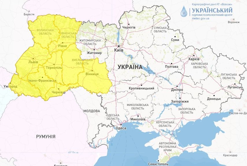 Синоптики попереджають про грози та шквали на заході України. / © 