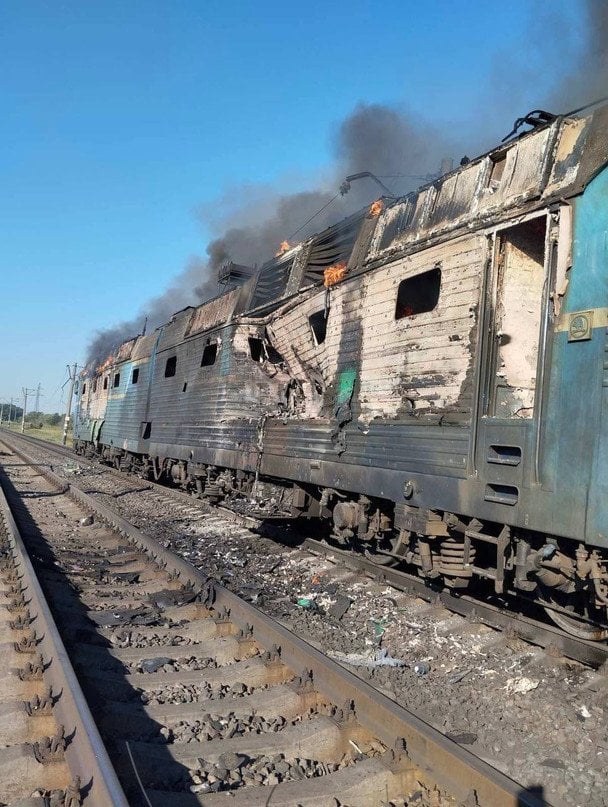 Удар по потягу у Запорізькій області, фото: Укрзалізниця
