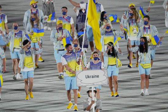 Церемонія відкриття Олімпійських ігор-2020: як крокувала стадіоном збірна України