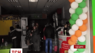 В Ізмаїлі виникла пожежа на третьому поверсі центрального універмагу